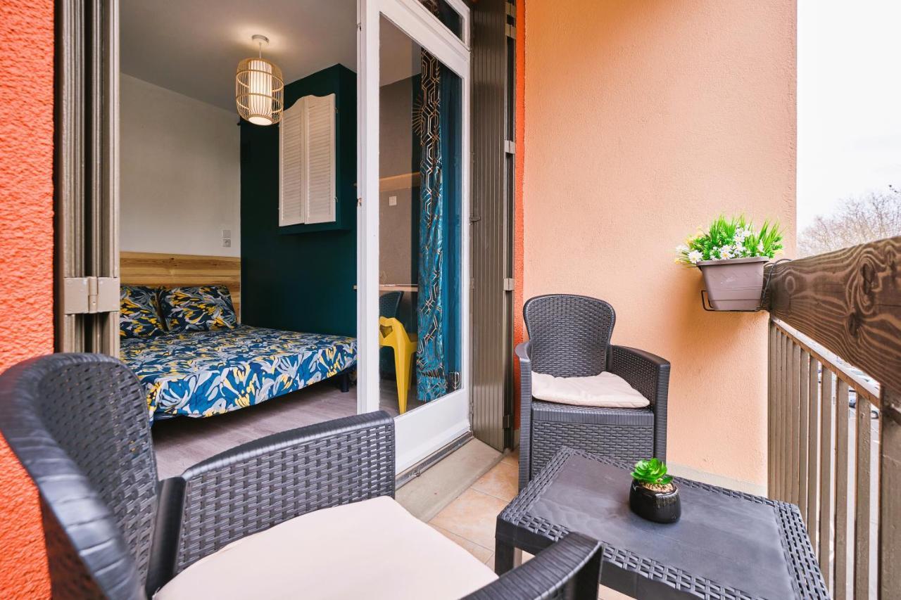 Confort ! Climatisation, Centre-ville, Parking, Terrasse, Wifi, Netflix Apartamento *